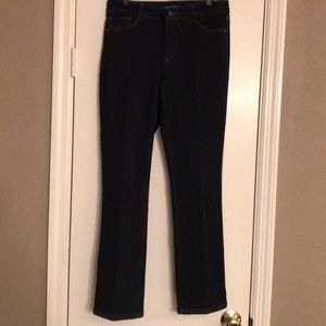 Bandolino Straight Leg Jeans.  Size 6